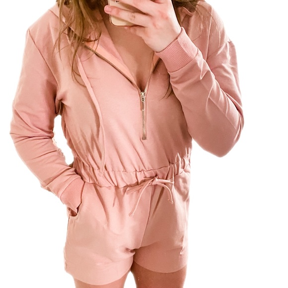 ✨3/$20 Parisian pink mauve hoodie romper - Picture 2 of 3